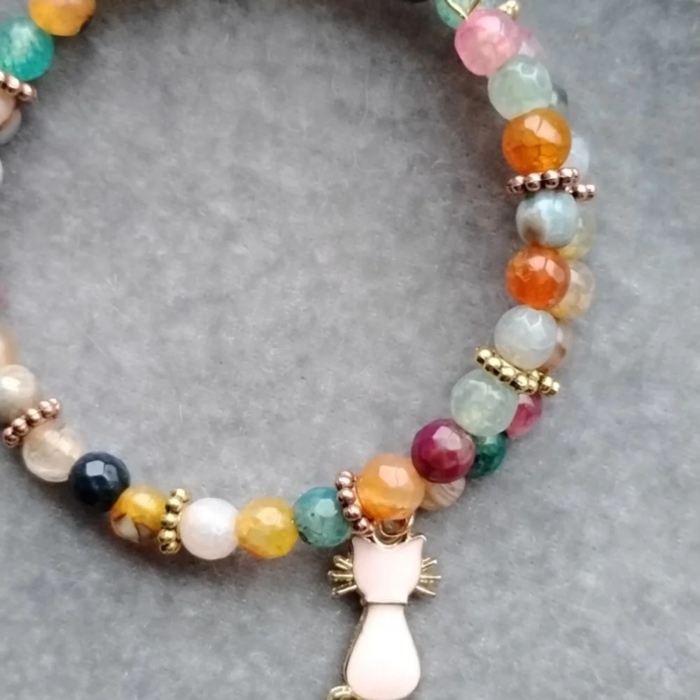 Hand Crafted Multicolor Agate Beaded Memory Wire Bracelet With Cat Charm Accent - Picture 4 of 6